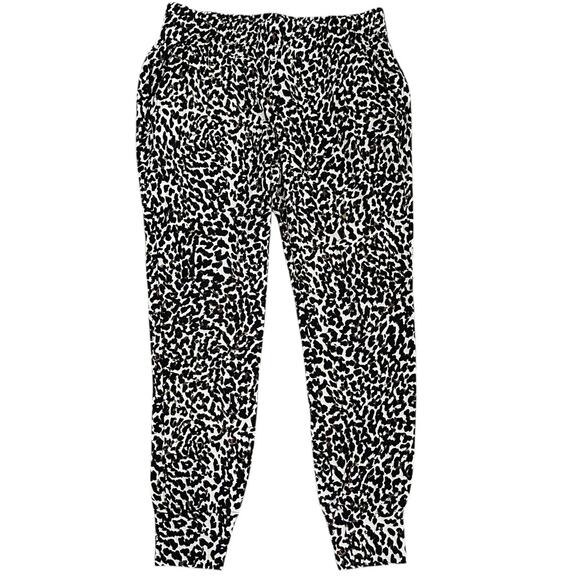 CAbi Pants - Cabi Pivot Spotted Jogger Pants Women S Animal Print Lounge Casual Travel 5680